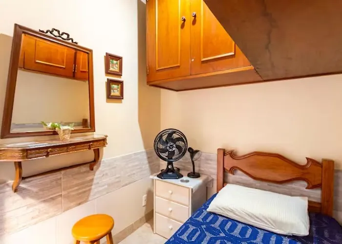 Quarto Em Casa De Vila Em Botafogo, Rio De Janeiro
